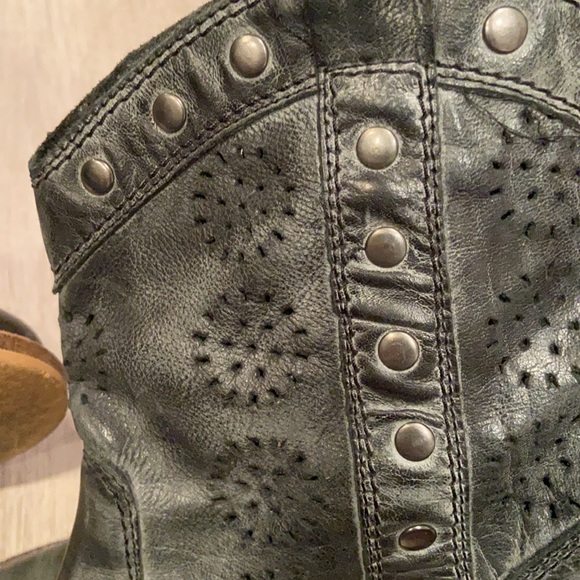 Dingo Grey Laser Cut Out Cowgirl Boots - Picture 2 of 7